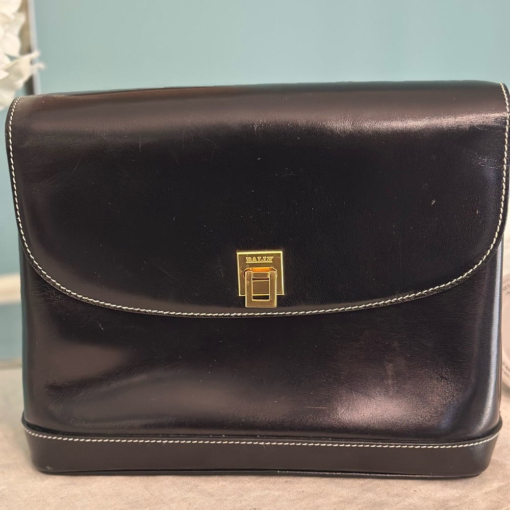 Bally Ollam Black Leather shoulder Bag with gold hardware•Vintage•80s•Italy - Picture 10 of 10